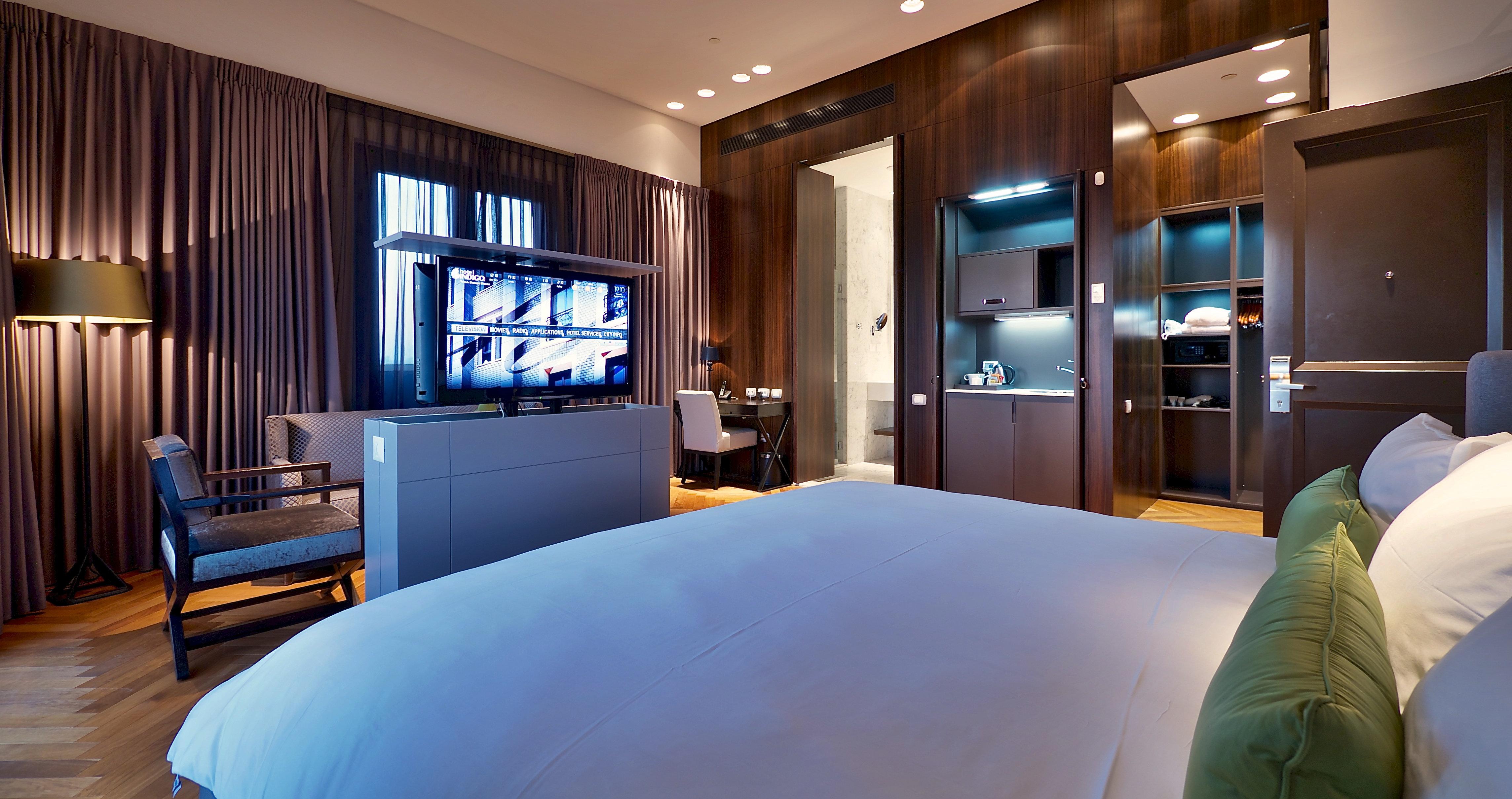 Hotel Indigo Tel Aviv - Diamond District By Ihg Giv'atayim Екстериор снимка A suite at the hotel