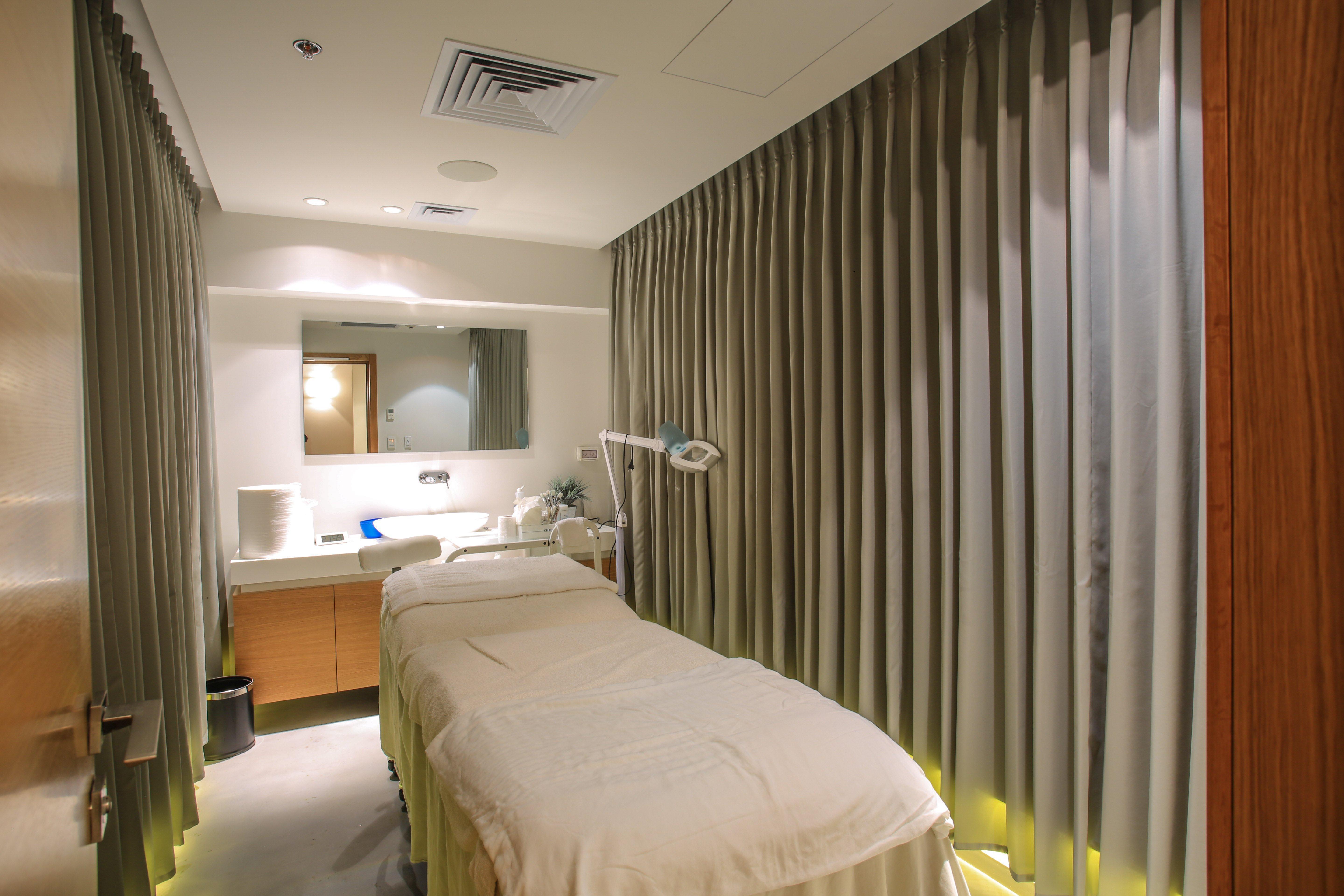 Hotel Indigo Tel Aviv - Diamond District By Ihg Giv'atayim Екстериор снимка A treatment room at the spa